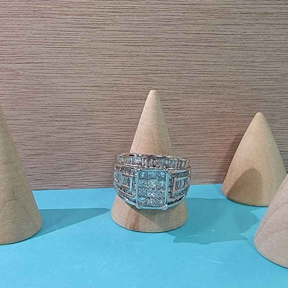White gold diamond ring sz 8 approximately 3.5 karat weight.mixed diamond cuts